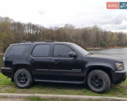 Черный Шевроле Тахо, объемом двигателя 5.3 л и пробегом 194 тыс. км за 16100 $, фото 3 на Automoto.ua