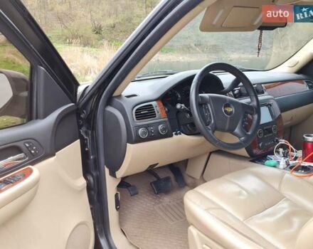 Черный Шевроле Тахо, объемом двигателя 5.3 л и пробегом 194 тыс. км за 16100 $, фото 8 на Automoto.ua