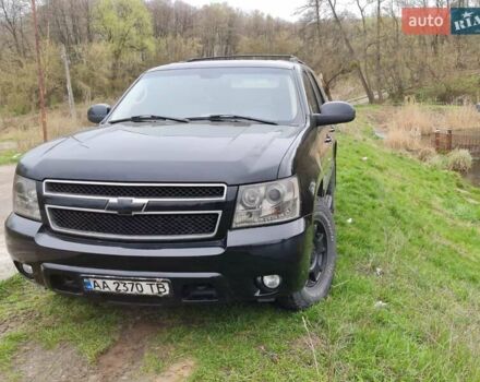 Черный Шевроле Тахо, объемом двигателя 5.3 л и пробегом 194 тыс. км за 16100 $, фото 2 на Automoto.ua
