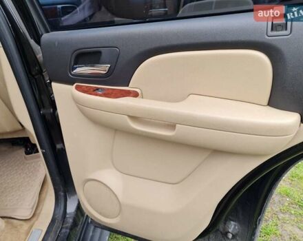 Черный Шевроле Тахо, объемом двигателя 5.3 л и пробегом 194 тыс. км за 16100 $, фото 10 на Automoto.ua