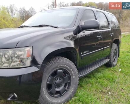 Черный Шевроле Тахо, объемом двигателя 5.3 л и пробегом 194 тыс. км за 16100 $, фото 4 на Automoto.ua