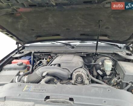 Черный Шевроле Тахо, объемом двигателя 5.3 л и пробегом 194 тыс. км за 16100 $, фото 34 на Automoto.ua