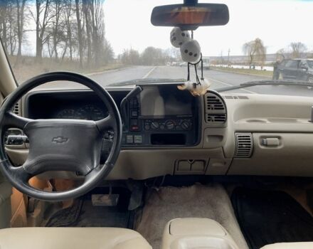 Красный Шевроле Тахо, объемом двигателя 5.7 л и пробегом 255 тыс. км за 6990 $, фото 13 на Automoto.ua