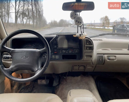 Шевроле Тахо, объемом двигателя 5.7 л и пробегом 285 тыс. км за 7600 $, фото 12 на Automoto.ua