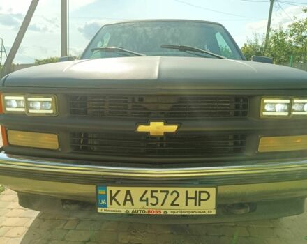 Синий Шевроле Тахо, объемом двигателя 5.7 л и пробегом 430 тыс. км за 5000 $, фото 1 на Automoto.ua