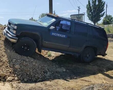 Зеленый Шевроле Тахо, объемом двигателя 5.7 л и пробегом 310 тыс. км за 10000 $, фото 3 на Automoto.ua