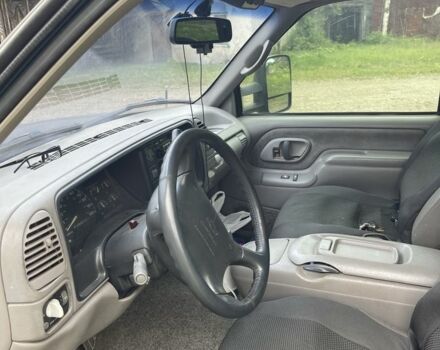 Зеленый Шевроле Тахо, объемом двигателя 5.7 л и пробегом 350 тыс. км за 6300 $, фото 4 на Automoto.ua