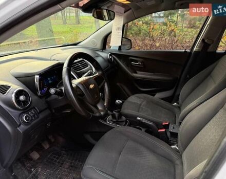 Белый Шевроле Трекер, объемом двигателя 1.8 л и пробегом 199 тыс. км за 8990 $, фото 9 на Automoto.ua