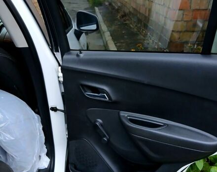 Білий Шевроле Трекер, об'ємом двигуна 1.8 л та пробігом 198 тис. км за 9000 $, фото 10 на Automoto.ua