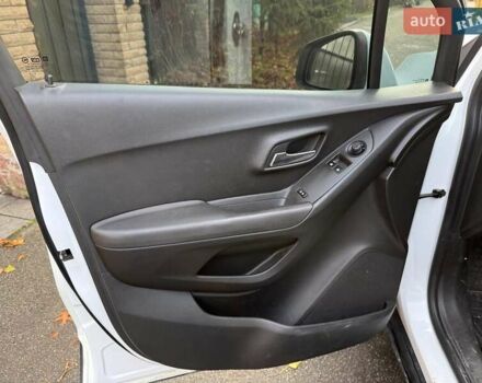 Белый Шевроле Трекер, объемом двигателя 1.8 л и пробегом 199 тыс. км за 8990 $, фото 8 на Automoto.ua