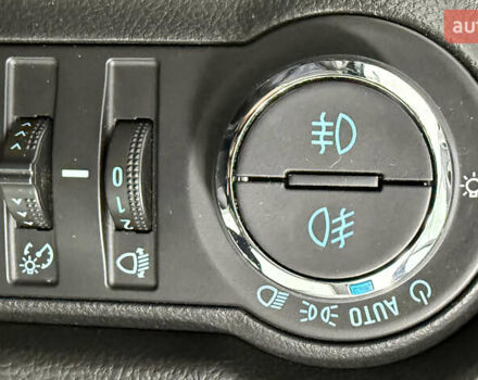 Белый Шевроле Трекер, объемом двигателя 1.8 л и пробегом 51 тыс. км за 12000 $, фото 25 на Automoto.ua