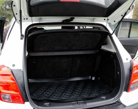 Білий Шевроле Трекер, об'ємом двигуна 1.8 л та пробігом 190 тис. км за 9300 $, фото 4 на Automoto.ua