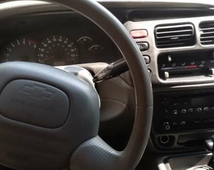 Серый Шевроле Трекер, объемом двигателя 2 л и пробегом 220 тыс. км за 3000 $, фото 15 на Automoto.ua