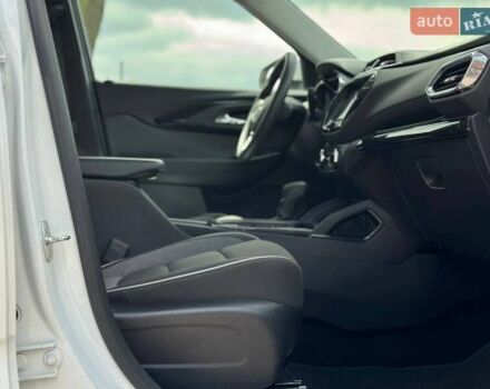 Білий Шевроле Трейлблейзер, об'ємом двигуна 1.34 л та пробігом 80 тис. км за 18900 $, фото 19 на Automoto.ua