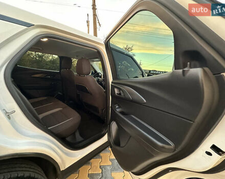 Білий Шевроле Трейлблейзер, об'ємом двигуна 1.2 л та пробігом 20 тис. км за 18000 $, фото 32 на Automoto.ua