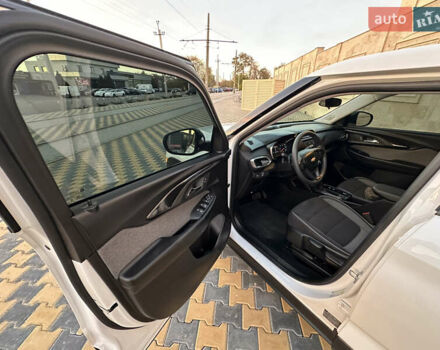 Білий Шевроле Трейлблейзер, об'ємом двигуна 1.2 л та пробігом 20 тис. км за 18000 $, фото 22 на Automoto.ua