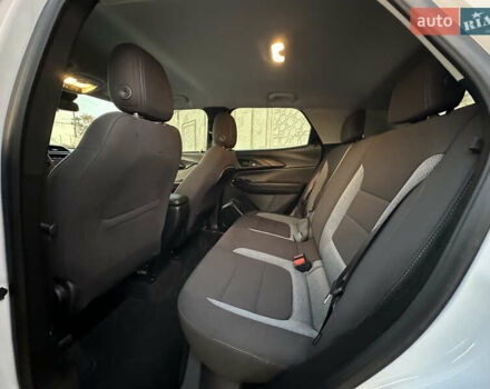 Білий Шевроле Трейлблейзер, об'ємом двигуна 1.2 л та пробігом 20 тис. км за 18000 $, фото 26 на Automoto.ua