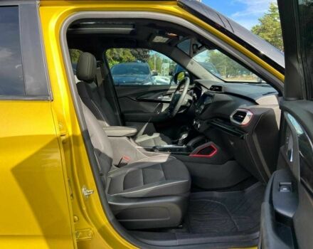 Желтый Шевроле Трейлблейзер, объемом двигателя 1.3 л и пробегом 15 тыс. км за 7000 $, фото 4 на Automoto.ua