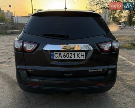 Серый Шевроле Траверс, объемом двигателя 3.6 л и пробегом 308 тыс. км за 9500 $, фото 3 на Automoto.ua