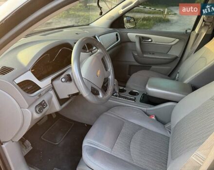 Серый Шевроле Траверс, объемом двигателя 3.6 л и пробегом 308 тыс. км за 9500 $, фото 6 на Automoto.ua