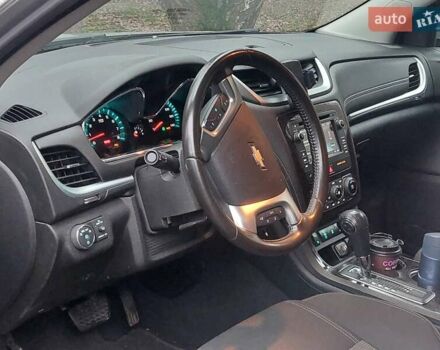 Серый Шевроле Траверс, объемом двигателя 3.56 л и пробегом 205 тыс. км за 12000 $, фото 5 на Automoto.ua
