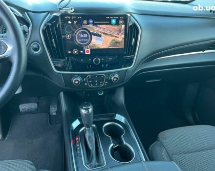 Серый Шевроле Траверс, объемом двигателя 3.6 л и пробегом 177 тыс. км за 17490 $, фото 26 на Automoto.ua