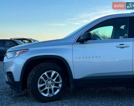 Сірий Шевроле Траверс, об'ємом двигуна 3.6 л та пробігом 177 тис. км за 17490 $, фото 2 на Automoto.ua