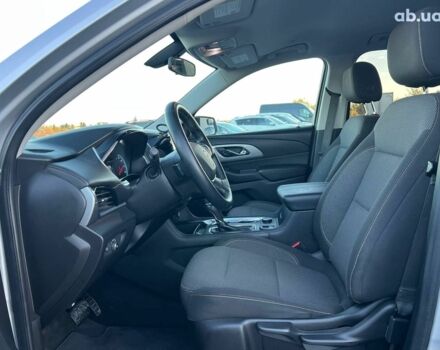 Серый Шевроле Траверс, объемом двигателя 3.6 л и пробегом 177 тыс. км за 17490 $, фото 19 на Automoto.ua