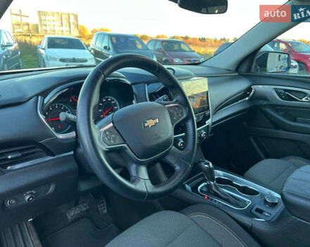 Сірий Шевроле Траверс, об'ємом двигуна 3.6 л та пробігом 177 тис. км за 17490 $, фото 16 на Automoto.ua