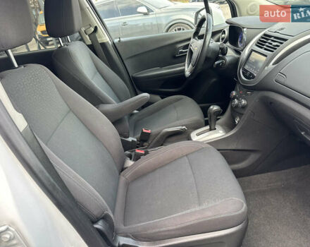 Шевроле Trax 2016 в Ровно на Automoto.ua Белый Шевроле Trax, объемом двигателя 1.4 л и пробегом 160 тыс. км за 9850 $, фото 16 на Automoto.ua