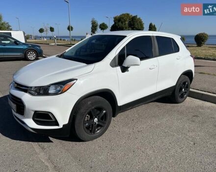 Шевроле Trax 2016 в Черкассах на Automoto.ua Белый Шевроле Trax, объемом двигателя 1.4 л и пробегом 122 тыс. км за 11200 $, фото 7 на Automoto.ua