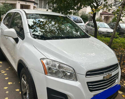 Белый Шевроле Trax, объемом двигателя 1.38 л и пробегом 122 тыс. км за 10500 $, фото 3 на Automoto.ua