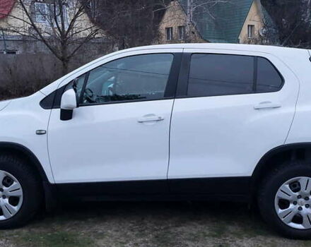 Білий Шевроле Trax, об'ємом двигуна 1.36 л та пробігом 62 тис. км за 12600 $, фото 2 на Automoto.ua