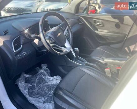 Білий Шевроле Trax, об'ємом двигуна 1.4 л та пробігом 133 тис. км за 12800 $, фото 10 на Automoto.ua