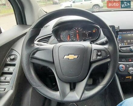 Білий Шевроле Trax, об'ємом двигуна 1.36 л та пробігом 62 тис. км за 12600 $, фото 8 на Automoto.ua