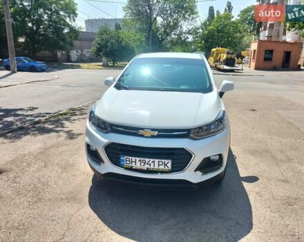 Белый Шевроле Trax, объемом двигателя 1.36 л и пробегом 92 тыс. км за 12000 $, фото 2 на Automoto.ua