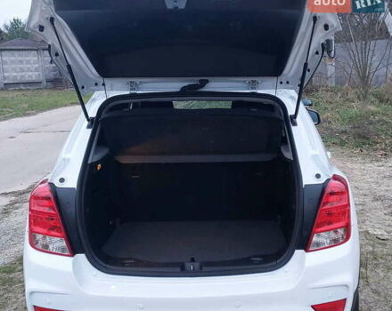 Білий Шевроле Trax, об'ємом двигуна 1.36 л та пробігом 62 тис. км за 12600 $, фото 7 на Automoto.ua