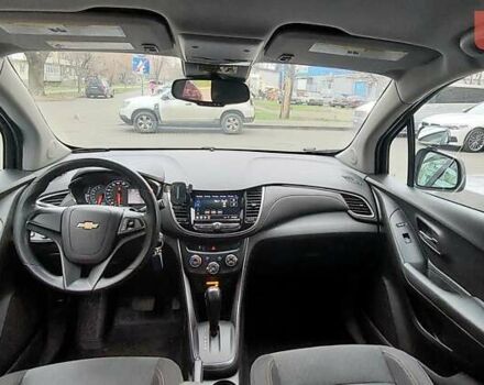 Білий Шевроле Trax, об'ємом двигуна 1.36 л та пробігом 62 тис. км за 12600 $, фото 9 на Automoto.ua