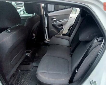 Білий Шевроле Trax, об'ємом двигуна 1.36 л та пробігом 62 тис. км за 12600 $, фото 20 на Automoto.ua