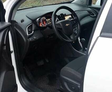 Білий Шевроле Trax, об'ємом двигуна 1.36 л та пробігом 62 тис. км за 12600 $, фото 25 на Automoto.ua