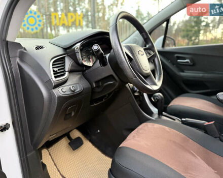 Білий Шевроле Trax, об'ємом двигуна 1.36 л та пробігом 132 тис. км за 11400 $, фото 13 на Automoto.ua