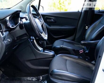 Белый Шевроле Trax, объемом двигателя 1.4 л и пробегом 113 тыс. км за 2300 $, фото 6 на Automoto.ua