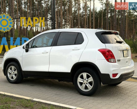 Білий Шевроле Trax, об'ємом двигуна 1.36 л та пробігом 132 тис. км за 11400 $, фото 7 на Automoto.ua