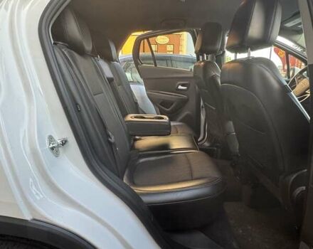 Білий Шевроле Trax, об'ємом двигуна 1.4 л та пробігом 87 тис. км за 13100 $, фото 6 на Automoto.ua