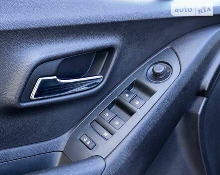 Белый Шевроле Trax, объемом двигателя 1.4 л и пробегом 113 тыс. км за 2300 $, фото 16 на Automoto.ua