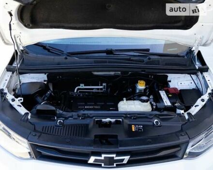 Белый Шевроле Trax, объемом двигателя 1.4 л и пробегом 113 тыс. км за 2300 $, фото 26 на Automoto.ua