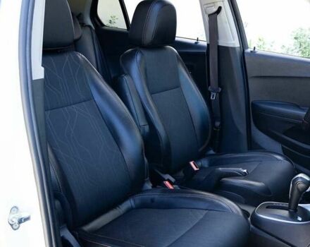 Белый Шевроле Trax, объемом двигателя 1.4 л и пробегом 113 тыс. км за 2300 $, фото 23 на Automoto.ua