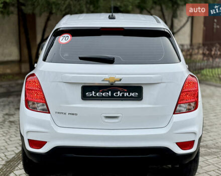 Белый Шевроле Trax, объемом двигателя 1.4 л и пробегом 56 тыс. км за 13299 $, фото 7 на Automoto.ua