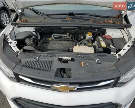 Белый Шевроле Trax, объемом двигателя 1.4 л и пробегом 91 тыс. км за 2100 $, фото 10 на Automoto.ua