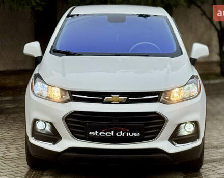 Белый Шевроле Trax, объемом двигателя 1.4 л и пробегом 56 тыс. км за 13299 $, фото 2 на Automoto.ua